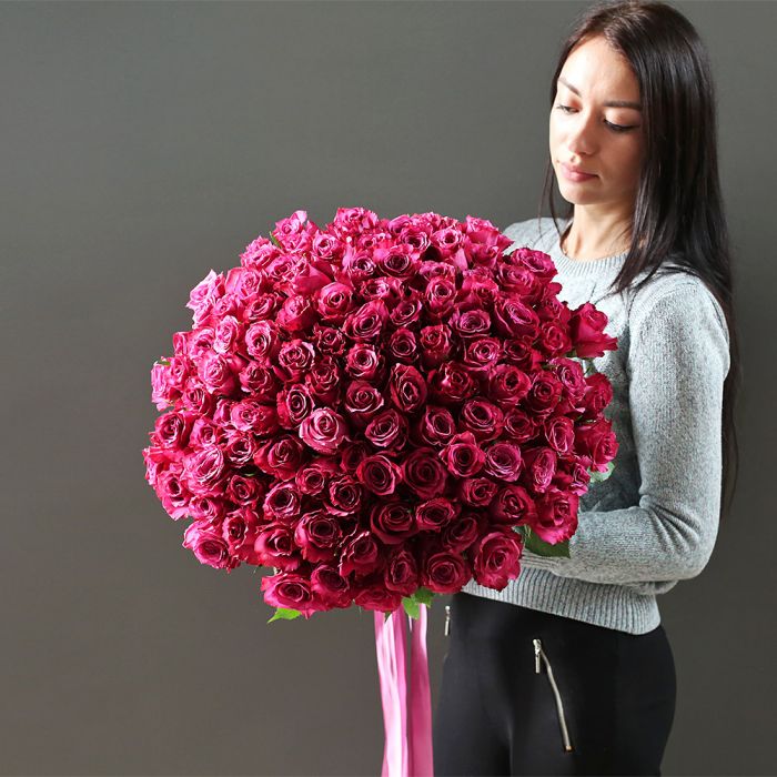 Пурпурные розы 101шт. ― Amourflowers