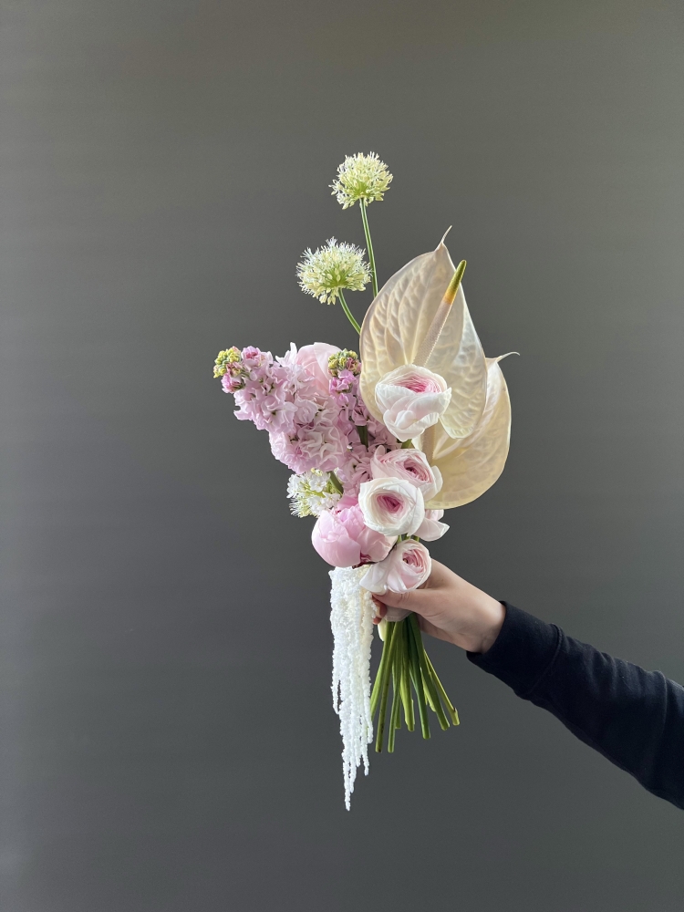 Букет невесты с антуриумом ― Amourflowers