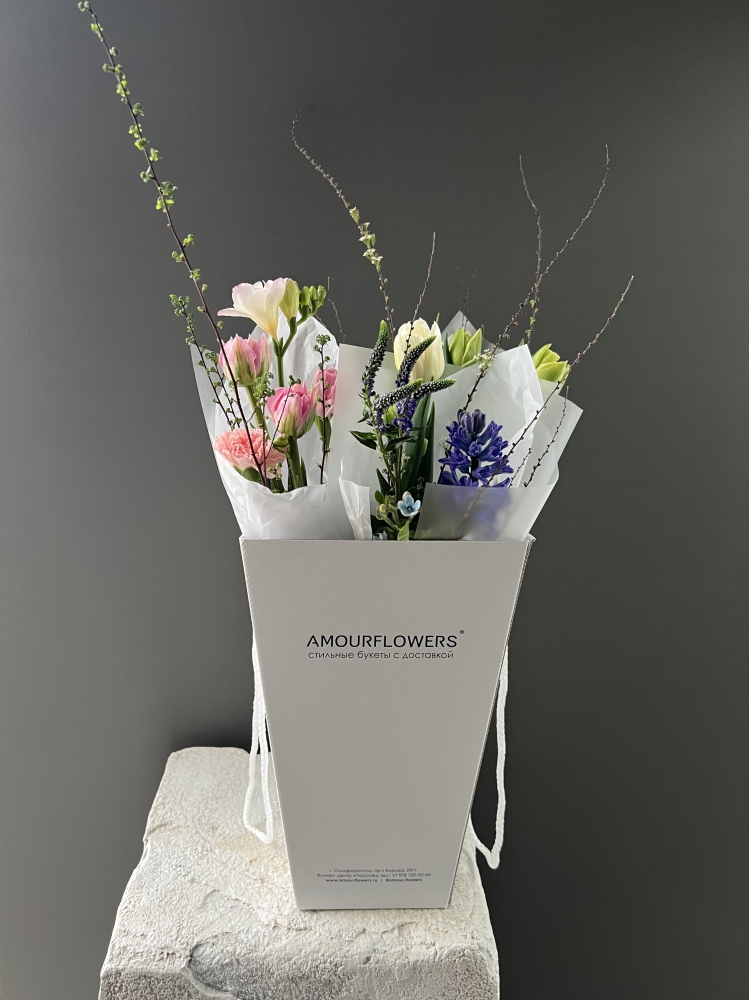 Корпоративные букеты сетом от 3х шт ― Amourflowers