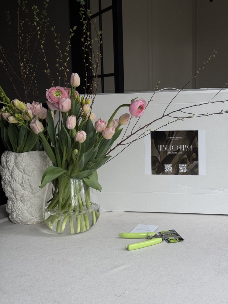 Набор в коробке «цветочная медитация» ― Amourflowers