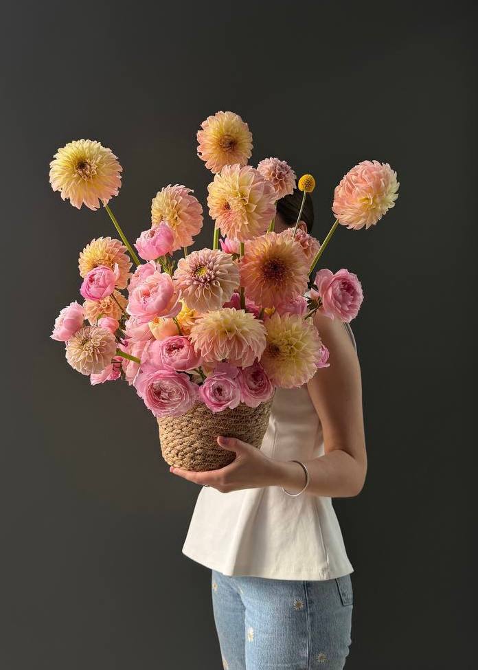 Букет «Девочка с персиками» — купить с доставкой в Симферополе | AmourFlowers